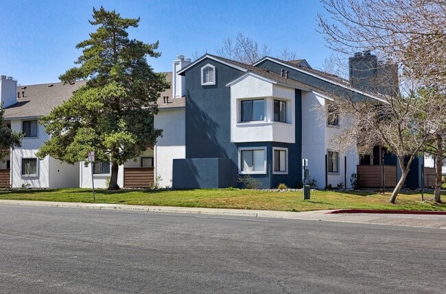 Building Photo - Redfield Ridge