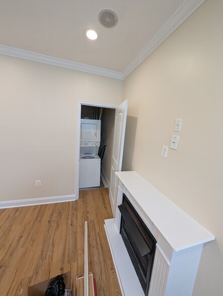 Washer and dryer in unit. Working gas fireplace - 410 15th St NE