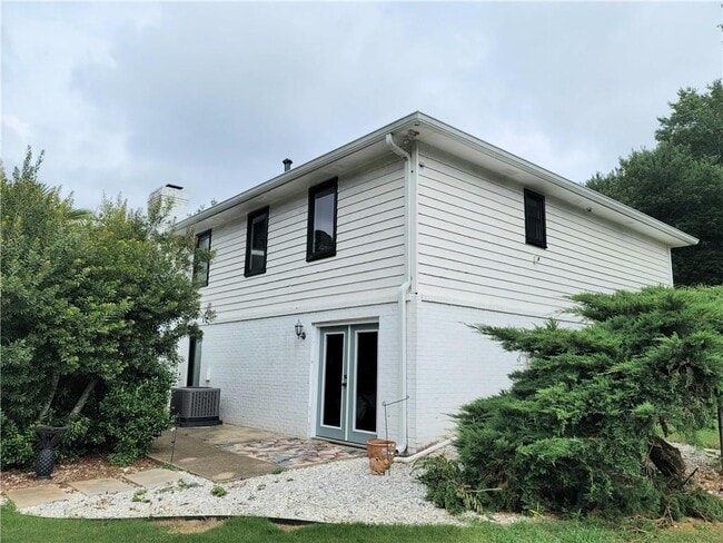 Building Photo - 1679 Rangewood Dr SW