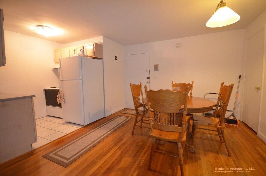 Building Photo - 50 Evergreen St