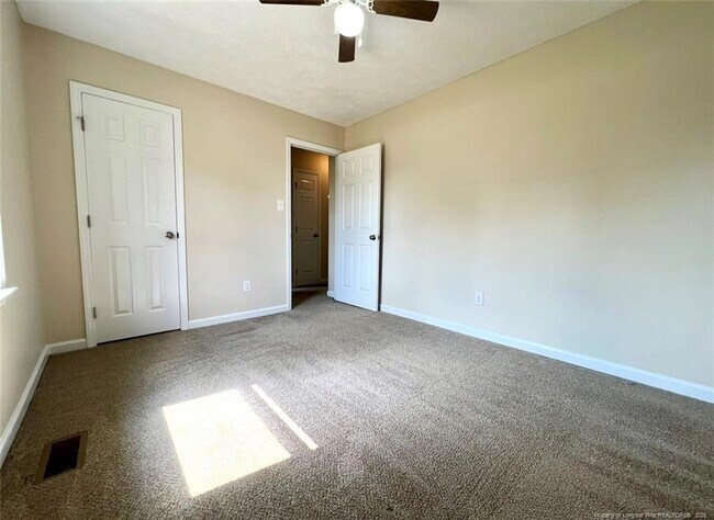 Building Photo - 715 Ashburton Dr