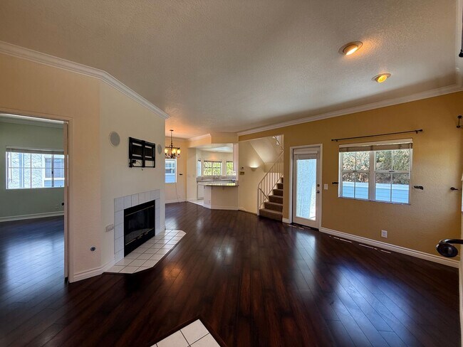 Building Photo - Bright 3BD/3BA Home in Scripps Ranch with Two Balconies, Private En-Suite Baths & Community Pool