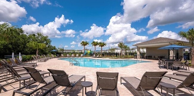 Building Photo - 2747 Skyline Lp