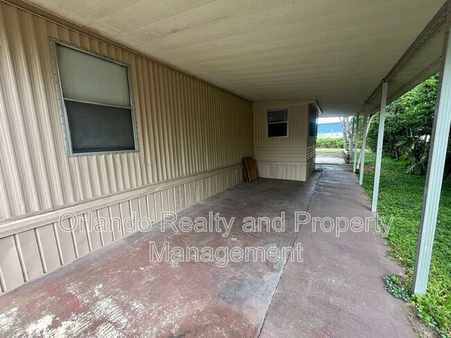 Building Photo - 7709 Brentwood Dr