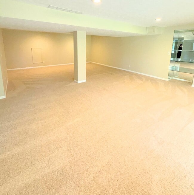 Building Photo - 917 Whirlaway Dr