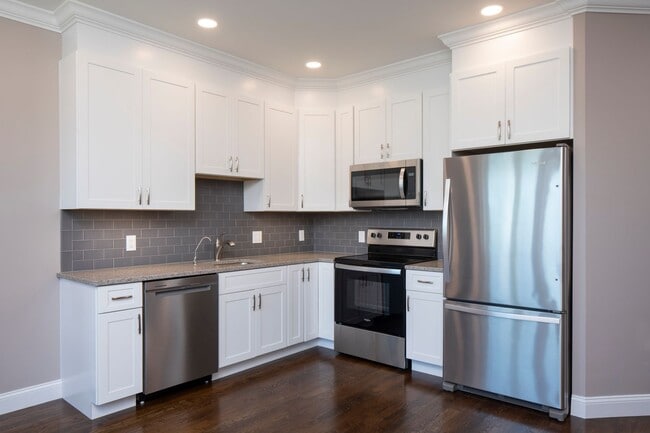 Building Photo - North Washington Square @ Hickory: In-Unit...
