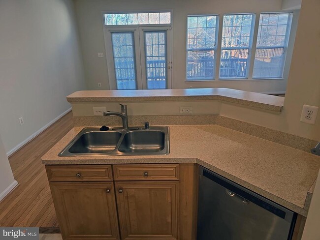 Building Photo - 8557 Wyngate Manor Ct