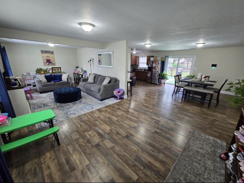 Building Photo - 6615 Winthrop Dr