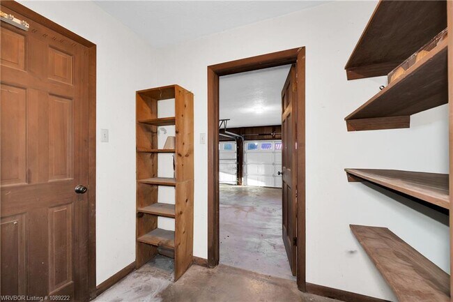 Building Photo - 2411 S 46th St
