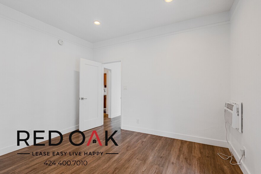 Building Photo - 1818 Whitley Ave