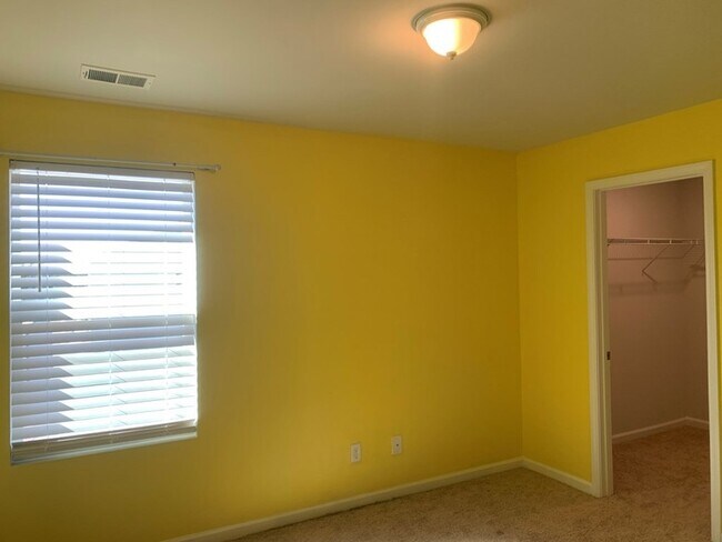 Building Photo - 481 Tondee Wy