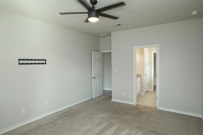 Building Photo - 8052 Massa Dr