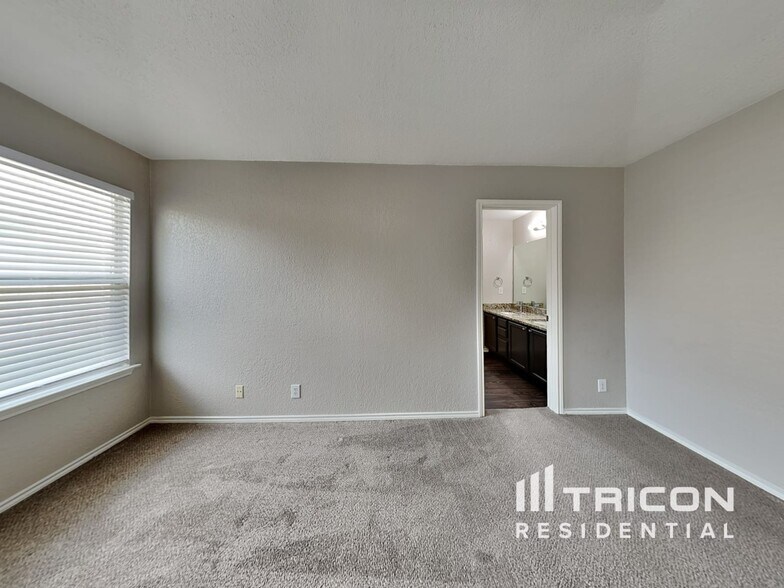Building Photo - 2123 Opelousas Tr