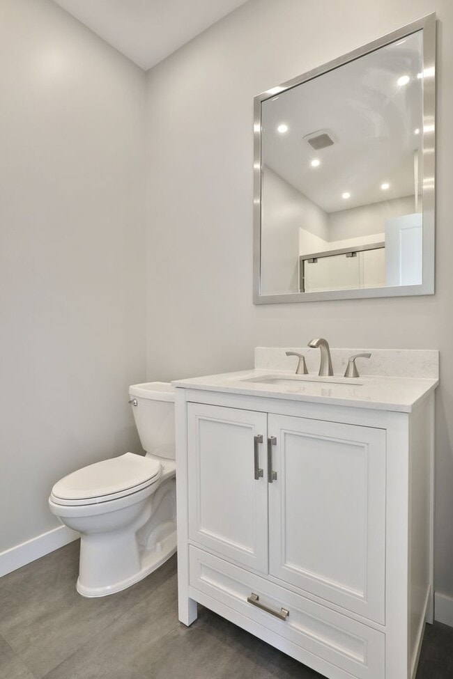 Building Photo - EAST FRANKLINTON ARTIST DISTRICT!  SUNNY NEWLY RENOVATED HOME on DOUBLE LOT