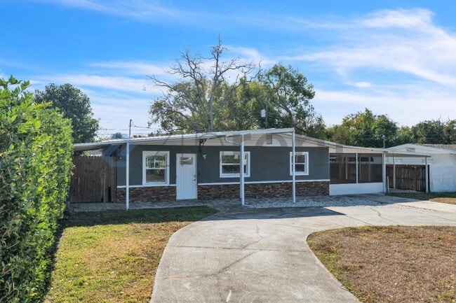 Building Photo - 508 Garden Dr N