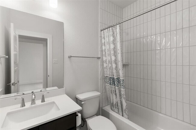 Building Photo - 220 Mirabeau Way