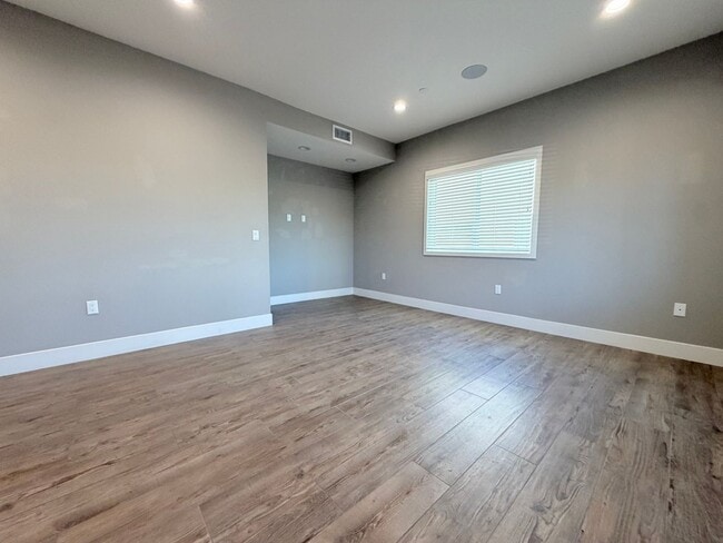 Building Photo - Spacious 4-Bedroom Home for Lease in Prime Covina Location
