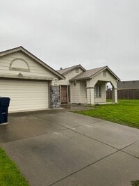 Building Photo - All Cleaned Up!