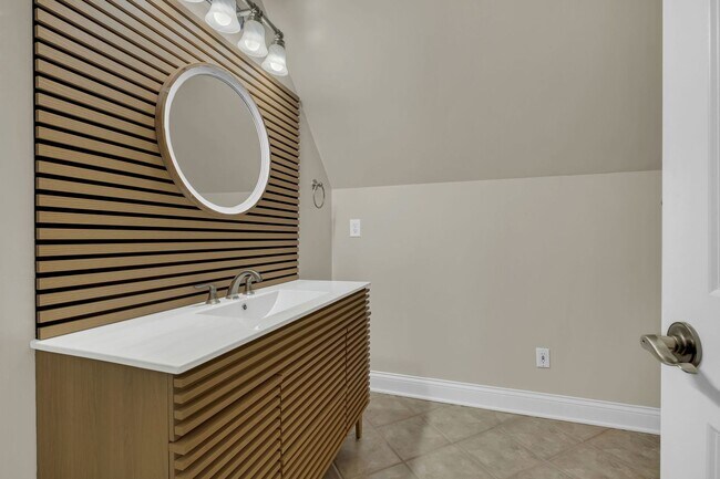 Building Photo - Princeton Hills Fully Furnished
