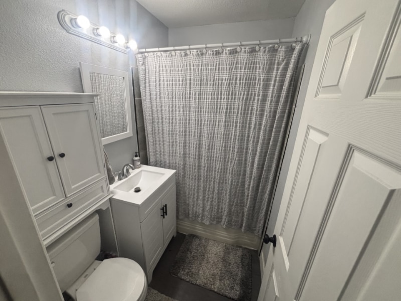 Building Photo - 151 Manganese St