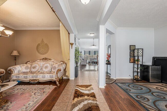 Building Photo - 7010 Paradise Park Bend