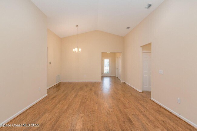 Building Photo - 3843 Radley Dr