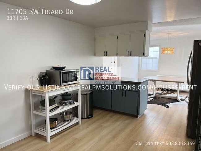 Building Photo - 11705 SW Tigard St