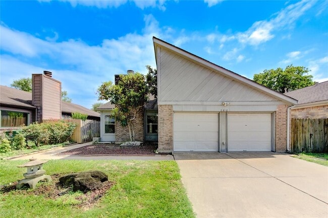 Primary Photo - 2818 Crest Park Dr