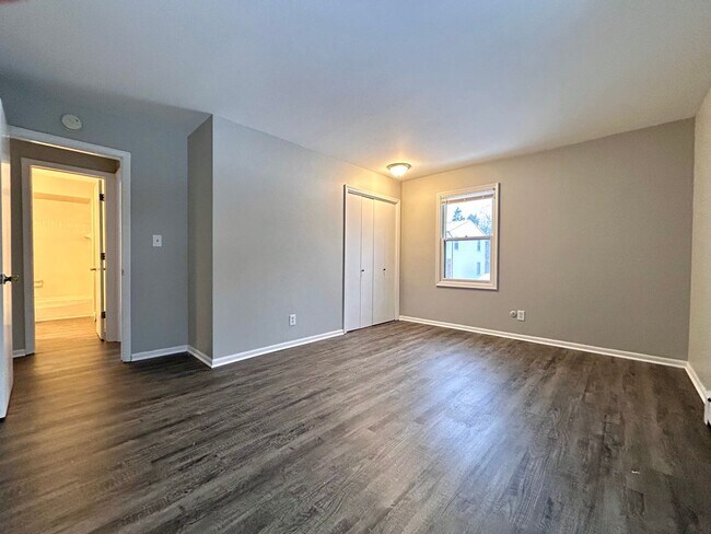 Building Photo - Two Bedroom Apartment in Walker - $400 Off Move-in by 2/15!