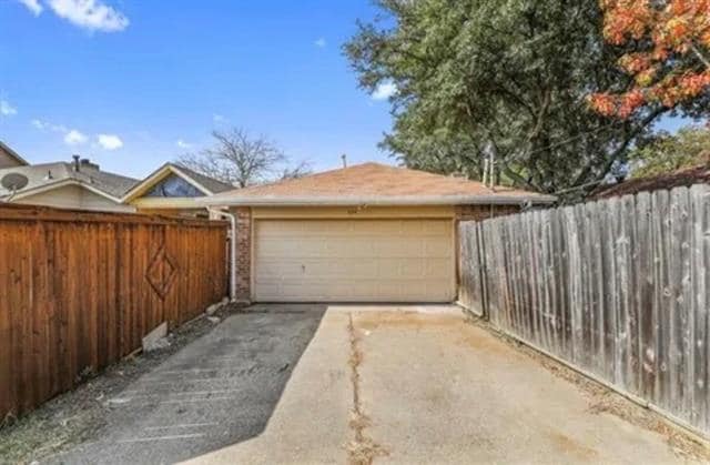 Building Photo - 634 Las Brisas Dr