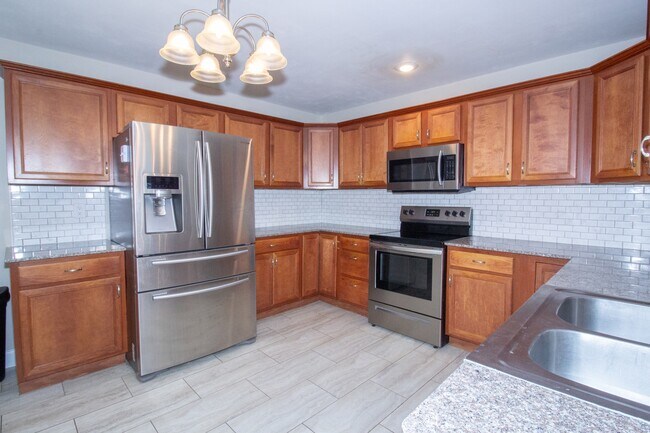 Building Photo - 111 Phoenix Ave