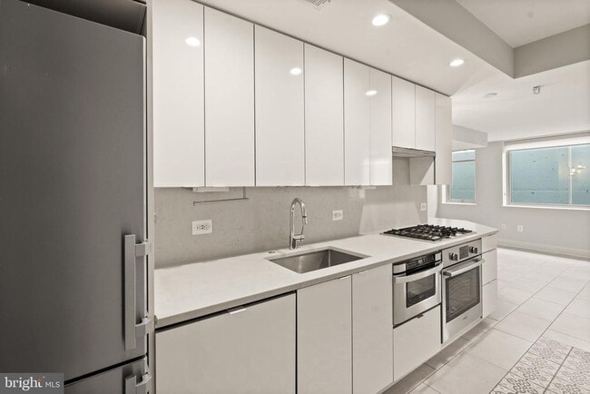 Building Photo - 1311 13th St NW