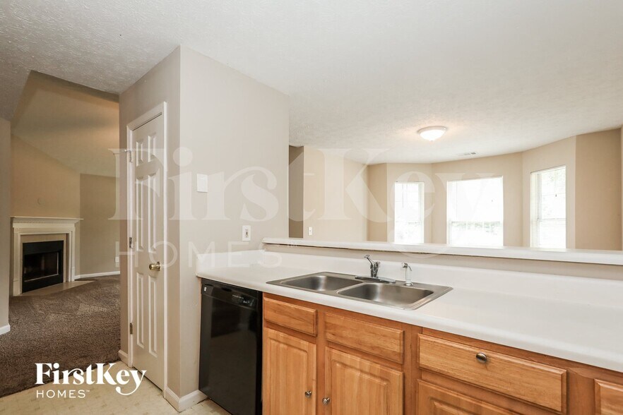 Building Photo - 9522 Sleepy Hollow Ln
