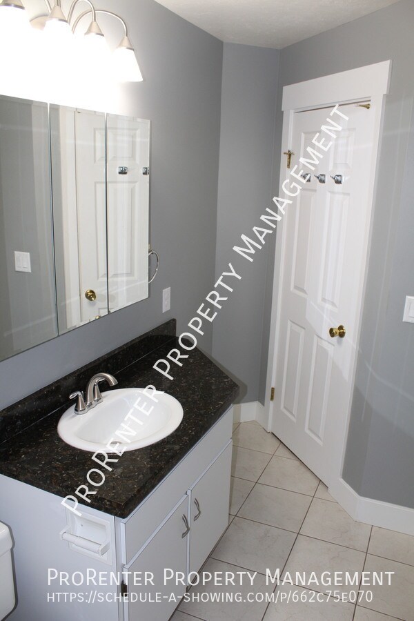 Building Photo - 8130 Deer Run Way