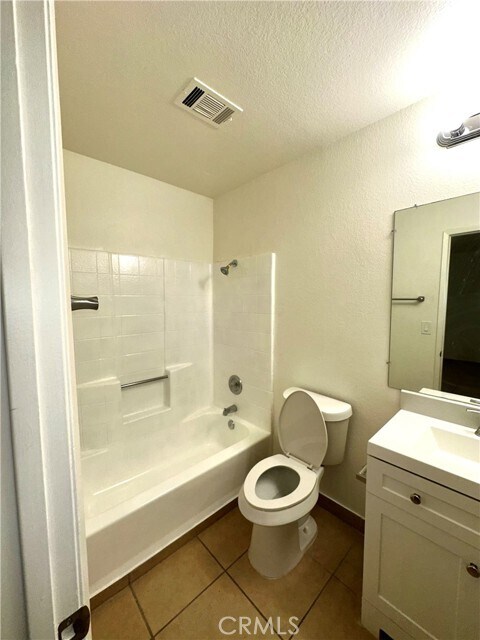 Building Photo - 10918 Maya St