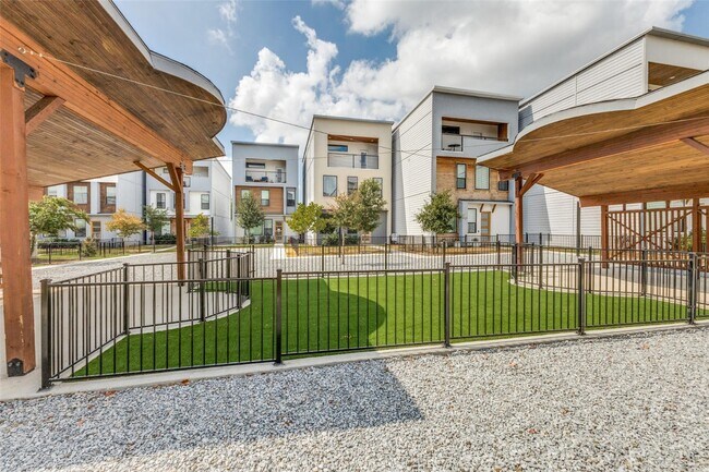 Building Photo - 10630 Greengarden Rd