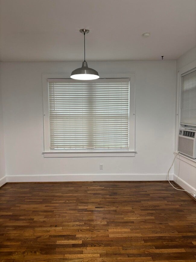 Building Photo - 401 N Magnolia St