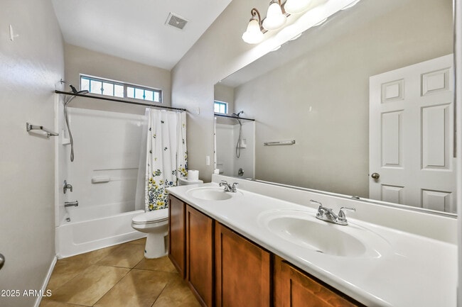 Building Photo - 7303 S 54th Dr