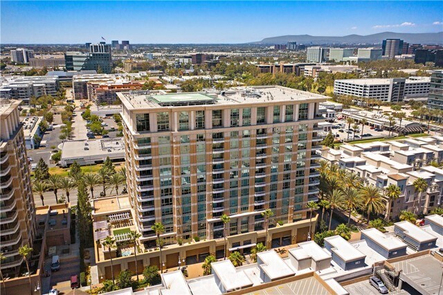 Building Photo - 3052 Scholarship