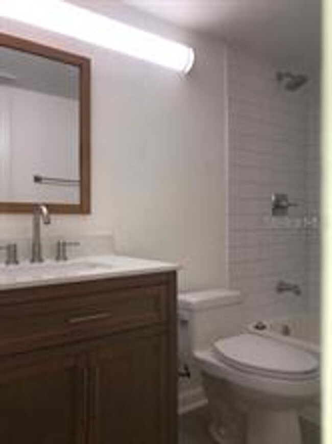 Building Photo - Remodeled 2 Bedroom, 2 Bath Condo in The P...