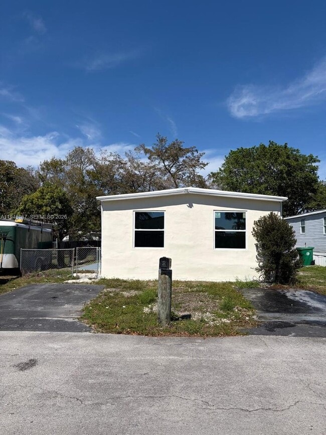 Building Photo - 13361 SW 9th Ct