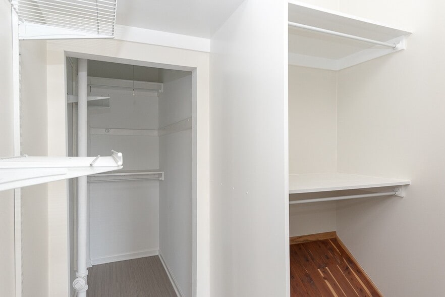 Building Photo - 1815 N Clybourn Ave