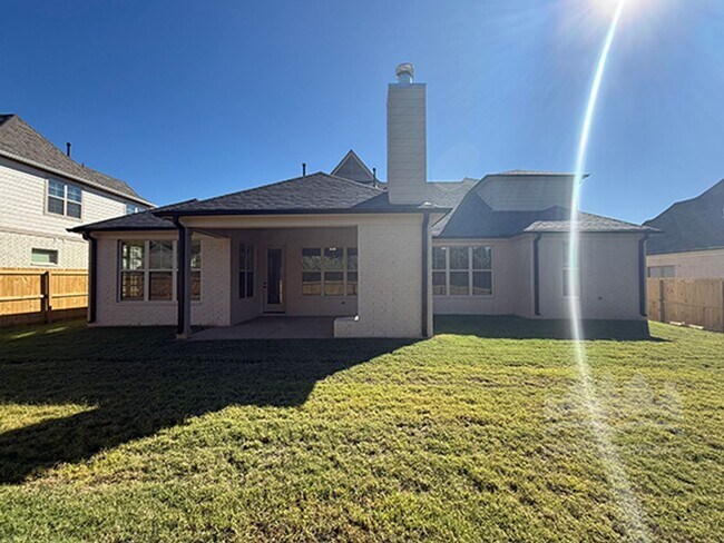 Building Photo - Beautiful NEW BUILD in Oakland, TN!