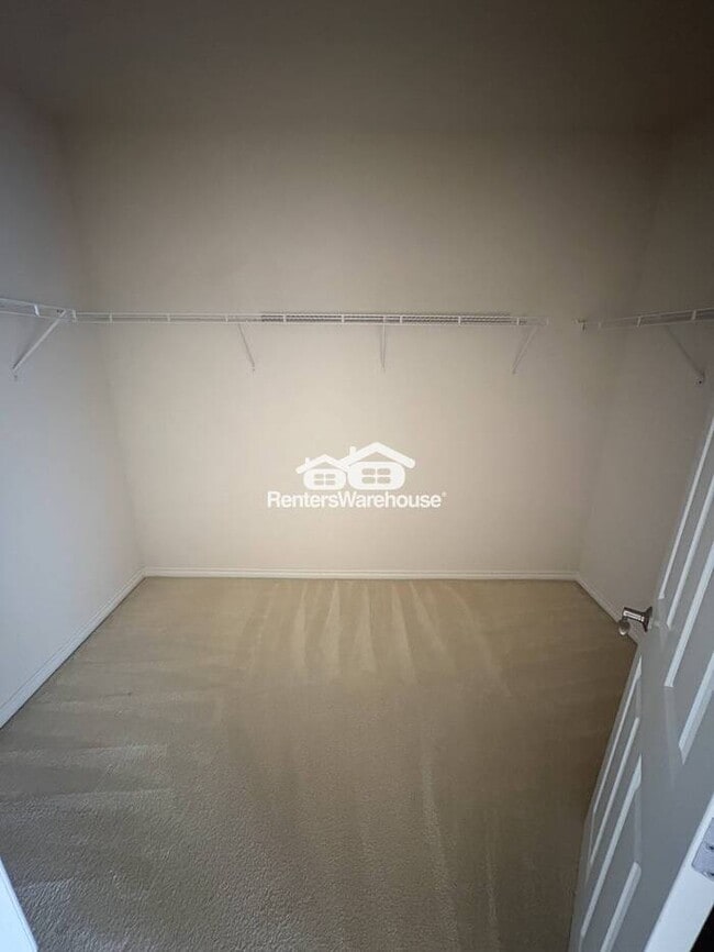 Building Photo - 4 Bedroom Maple Valley Home with a Bonus Room!