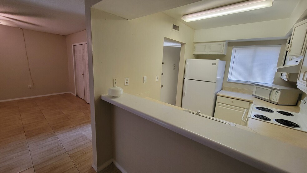 Building Photo - 261 Scottsdale Sq