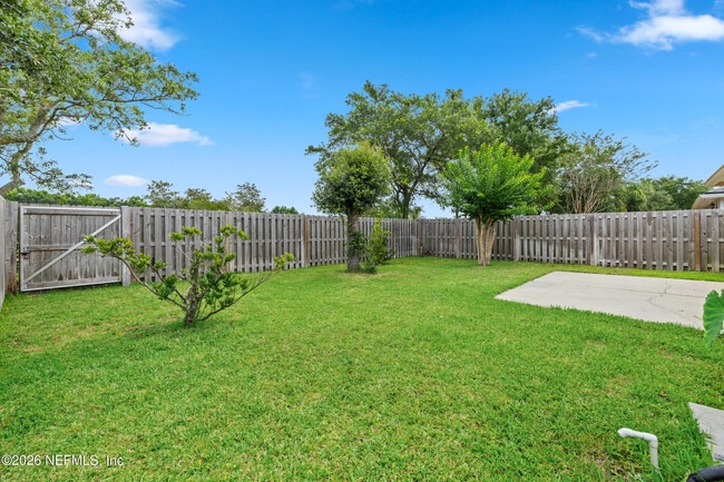 Building Photo - 136 Brookfall Dr