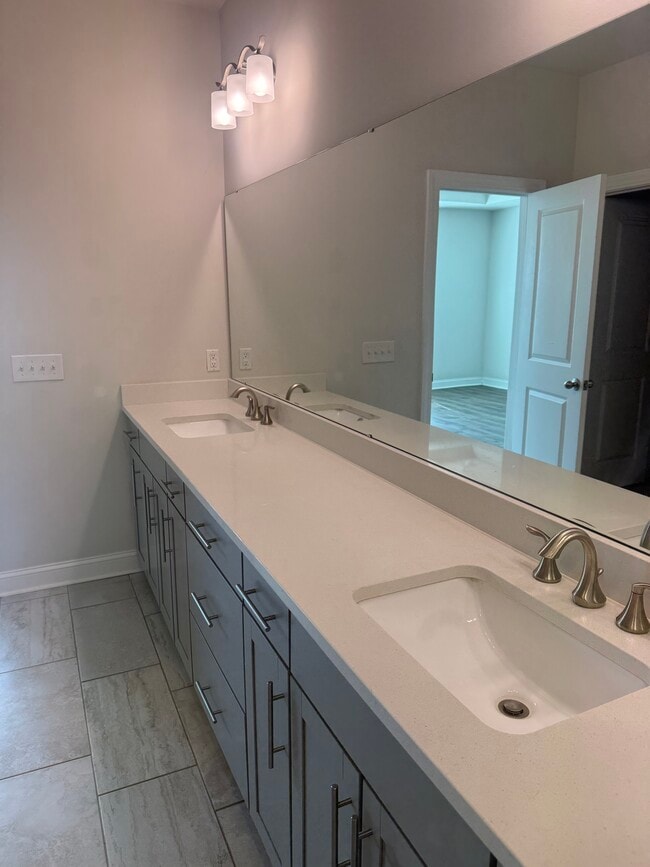 Building Photo - 227 Bering Ln