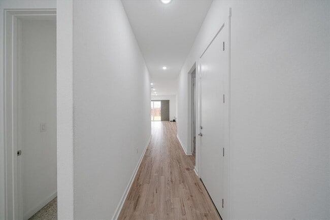 Building Photo - 316 Peace Pipe Way