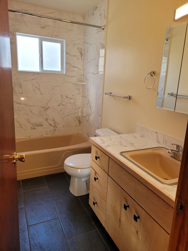 Building Photo - Whitefish 4 bedroom Unfurnished Home
