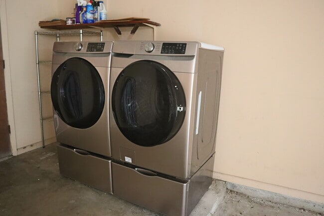 Building Photo - 12912 Powderhorn St